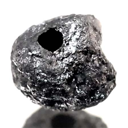 Schwarzer  Rohdiamant 1.84 Ct, gebohrt