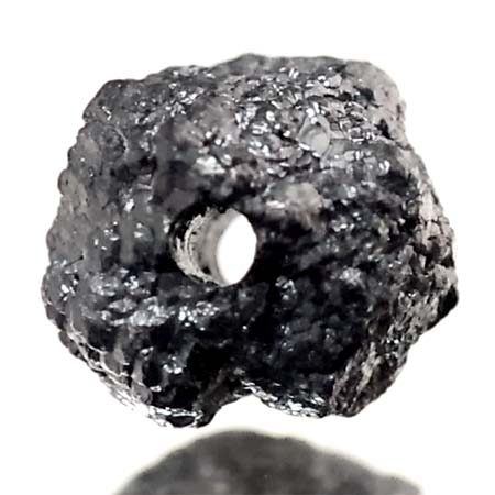 Schwarzer  Rohdiamant 2.02 Ct, gebohrt