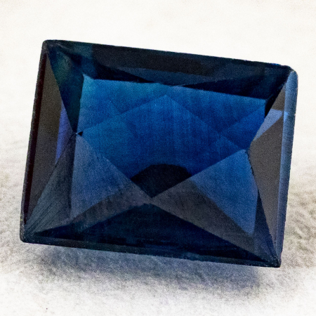 Blauer Saphir 0.41 Ct, unbehandelt