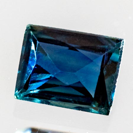 Blauer Saphir 0.48 Ct, unbehandelt