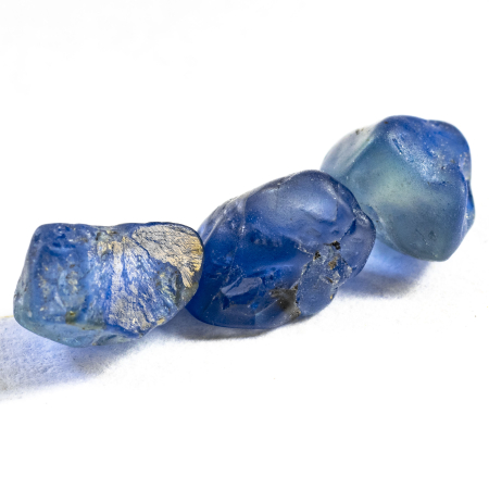 Saphir Kristalle mit 1.79 Ct, Schleifqualität