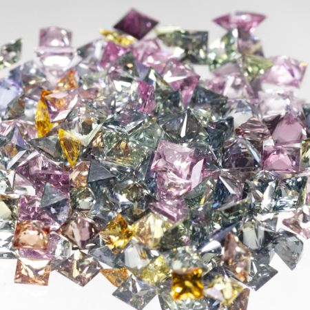 1 Ct Saphire im Princessschliff, 2-2.5 mm