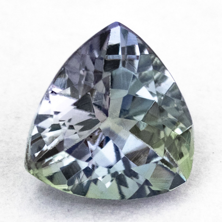 Bicolor Tansanit mit 0.69 Ct, unbehandelt