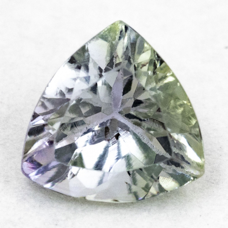 Bicolor Tansanit mit 0.82 Ct, unbehandelt