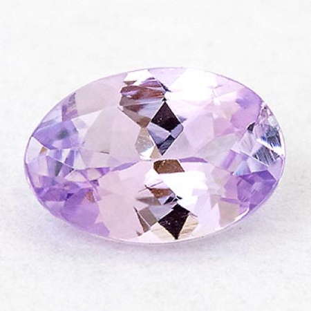 Pinkvioletter Tansanit mit 0.38 Ct