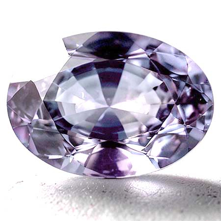 Pinkvioletter Tansanit mit 1.22 Ct