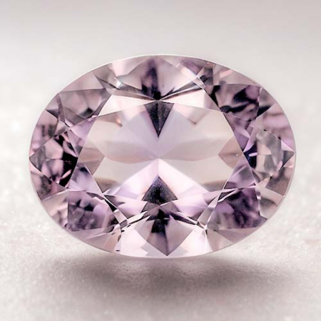Pastell pinkvioletter Tansanit mit 1.00 Ct
