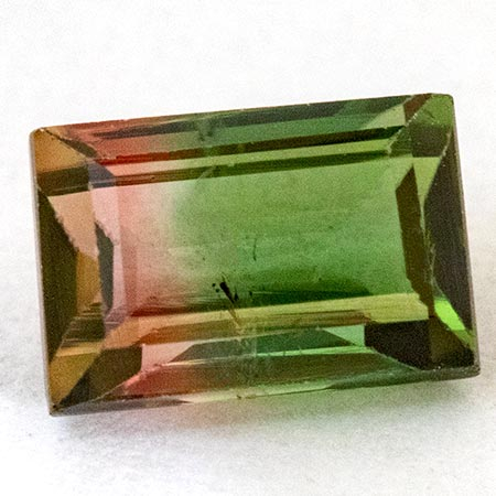 Bicolor Turmalin mit 0.62 Ct