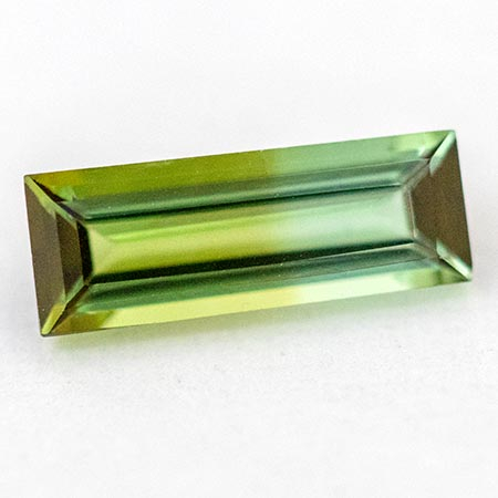 Bicolor Turmalin mit 0.67 Ct