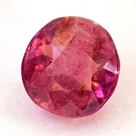 Pink Turmalin mit 1.67 Ct