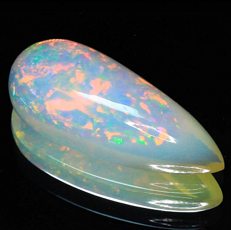 Opal mit 14.19 Ct, AAA-Qualität