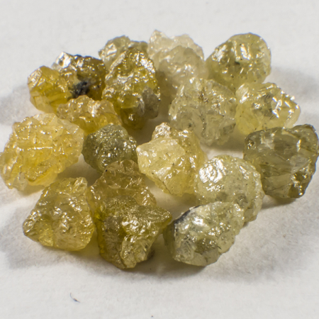 17 Stück Gelbe Rohdiamanten mit 1.24 Ct