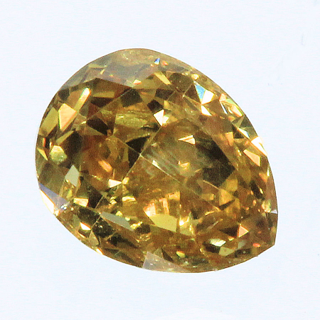 Gelber Diamant im Tropfenschliff mit 0.15 Ct