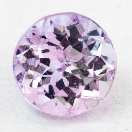 Pinkvioletter Tansanit mit 0.27 Ct