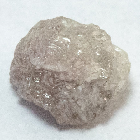 Pinkfarbener Rohdiamant mit 0.30 Ct