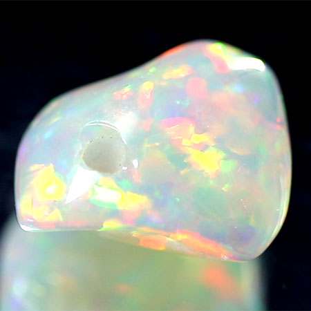 Welo Opal Anhänger mit 2.97 Ct, gebohrt