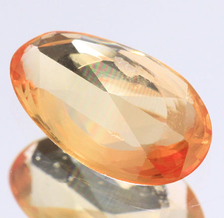 Ceylon-Saphir im Rosen-Schliff mit 0.65 Ct, unbehandelt