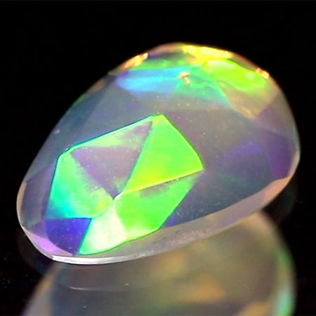 Opal im Rosenschliff mit 0.69 Ct