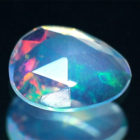 Opal im Rosenschliff mit 0.71 Ct