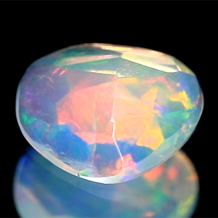 Opal im Rosenschliff mit 0.76 Ct