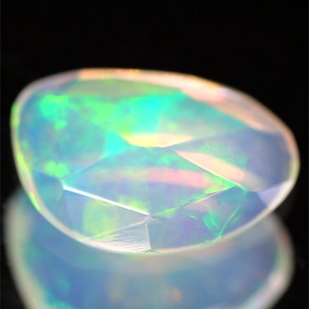 Welo-Opal im Rosenschliff mit 0.77 Ct, AAA Grade