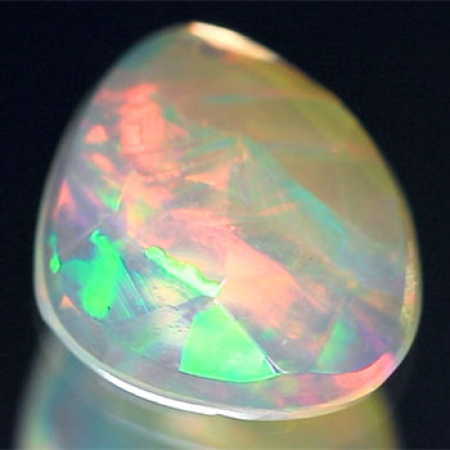 Opal im Rosenschliff mit 0.83 Ct