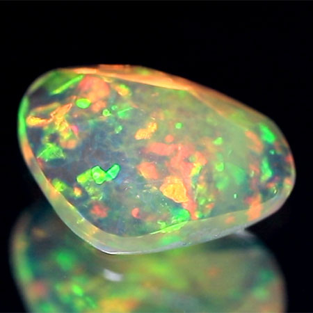 Opal im Rosenschliff mit 0.86 Ct