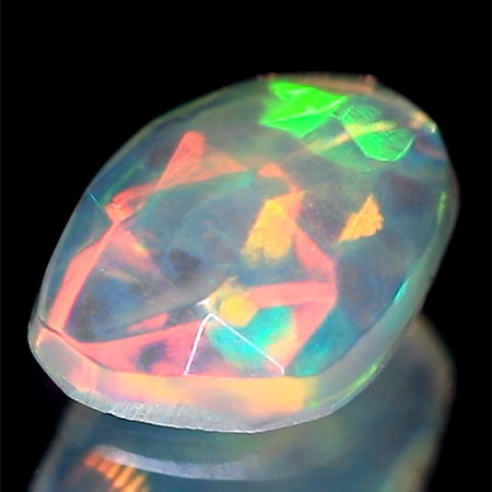 Opal im Rosenschliff mit 0.88 Ct