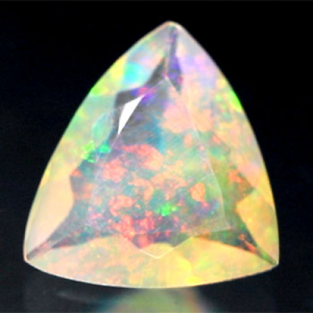 Facettierter Welo-Opal mit 0.95 Ct