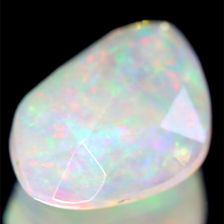 Welo-Opal im Rosenschliff mit 1.04 Ct