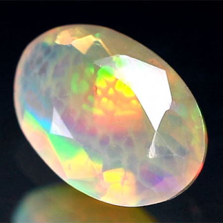 Facettierter Welo-Opal mit 1.17 Ct