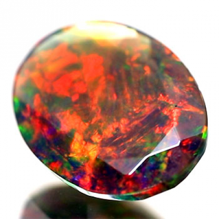 Schwarzer Opal mit 1.58 Ct - facettiert, AAA Qualität