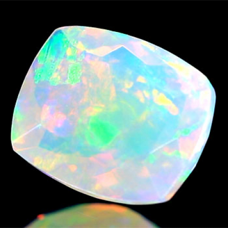 Facettierter Welo-Opal 1.79 Ct, AAA-Qualität