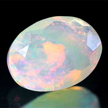 Facettierter Welo-Opal mit 1.93 Ct