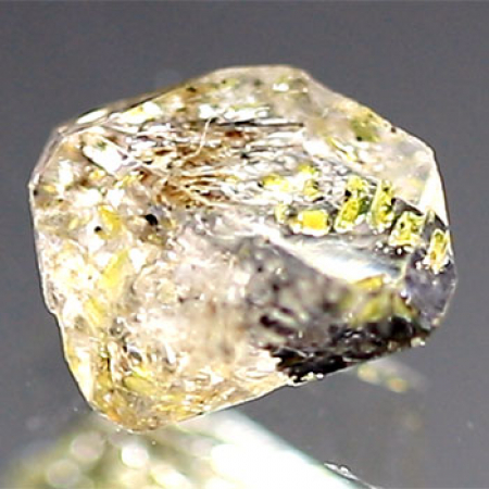 Petroleum Quarz mit 1.96 Ct, fluoreszierend