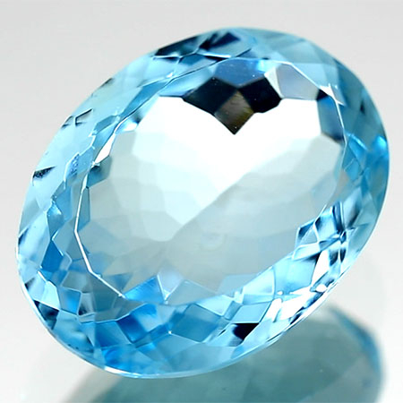 Topas in Swiss Blue mit 10.36 Ct