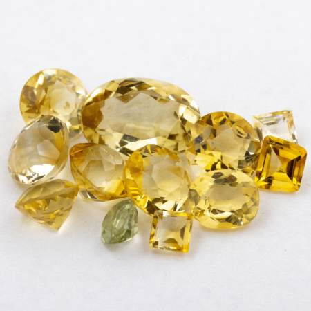 Verschiedene Edelsteine mit 11.67 Ct (Citrin, etc.)