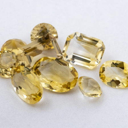 Verschiedene Edelsteine mit 18.42 Ct (Citrin, etc.)