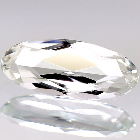 Aquamarin mit 18 x 8 mm, unbehandelt