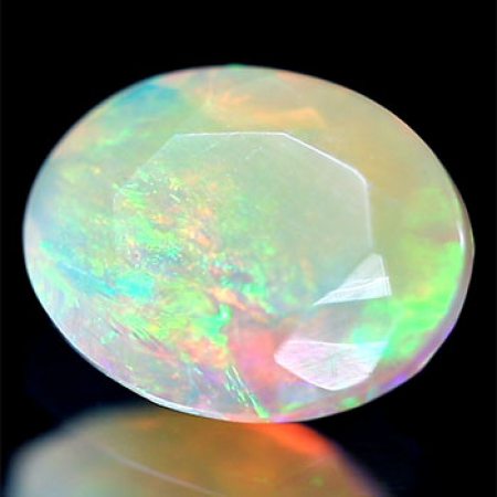 Facettierter Welo-Opal mit 2.35 Ct