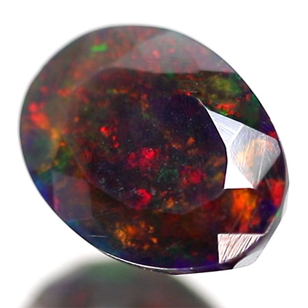 Schwarzer Opal mit 3.01 Ct - facettiert