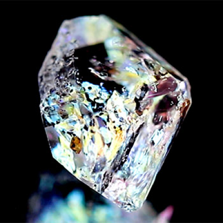 Petroleum Quarz mit 4.04 Ct, fluoreszierend