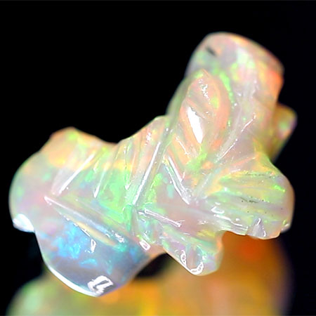 Gravierter Welo Opal-Kristall mit 4.44 Ct