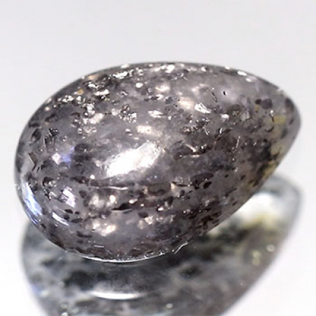 Schwarzer Aventurin Quarz mit 7.79 Ct