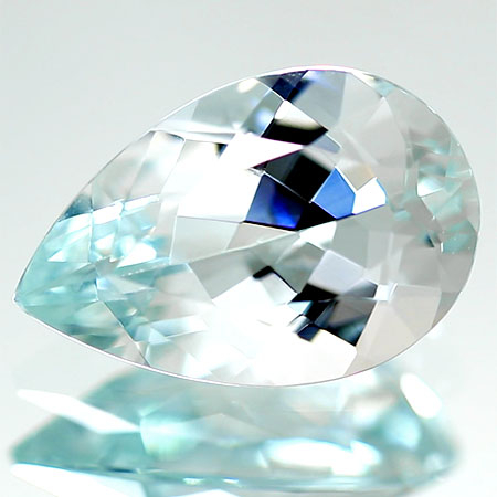 Aquamarin mit 9.93 Ct, unbehandelt