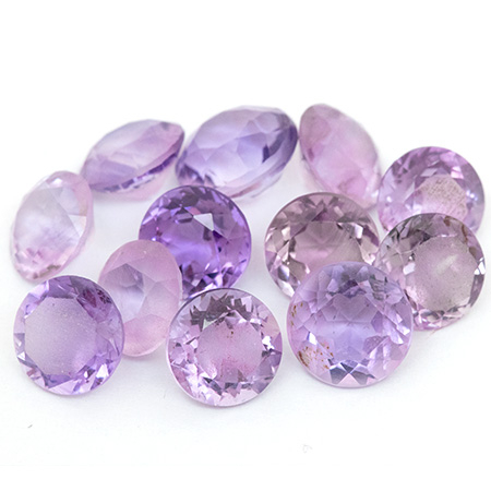 12 Amethysten mit insgesamt 22.34 Ct