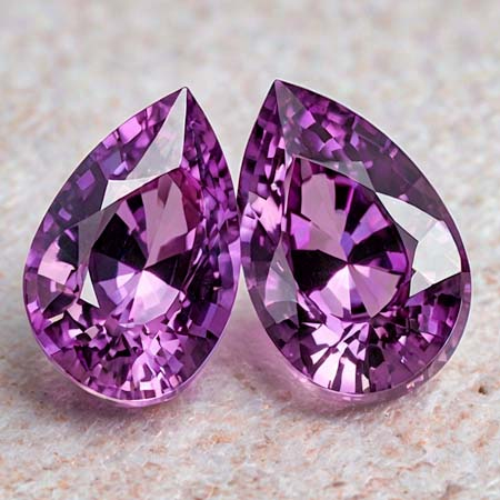 Amethyst Paar mit je ca. 13.3 x 8.5 mm, 7.18 Ct