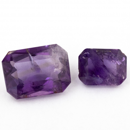 2 Amethyste mit 14.79 Ct, leicht beschädigt