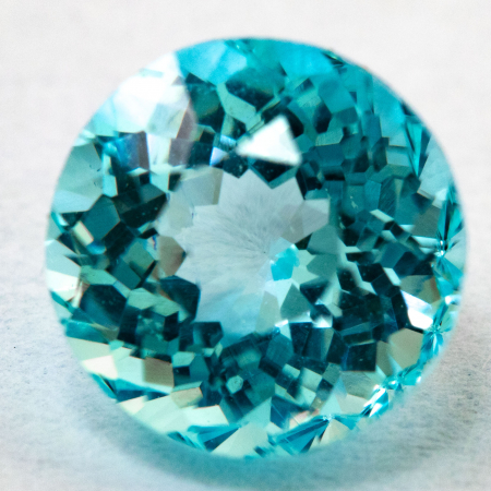 Neonblauer Apatit mit 1.33 Ct