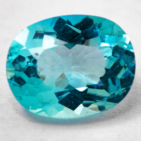 Neonblauer Apatit mit 1.89 Ct